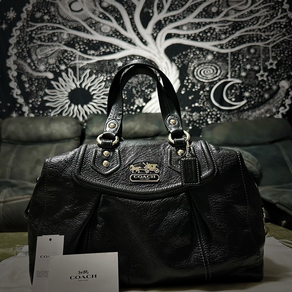 Vintage style Y2K Coach Black Leather Shoulder Bag with Silver Hardware handbag - Picture 3 of 17